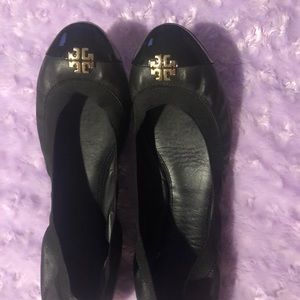 Black ballet flats